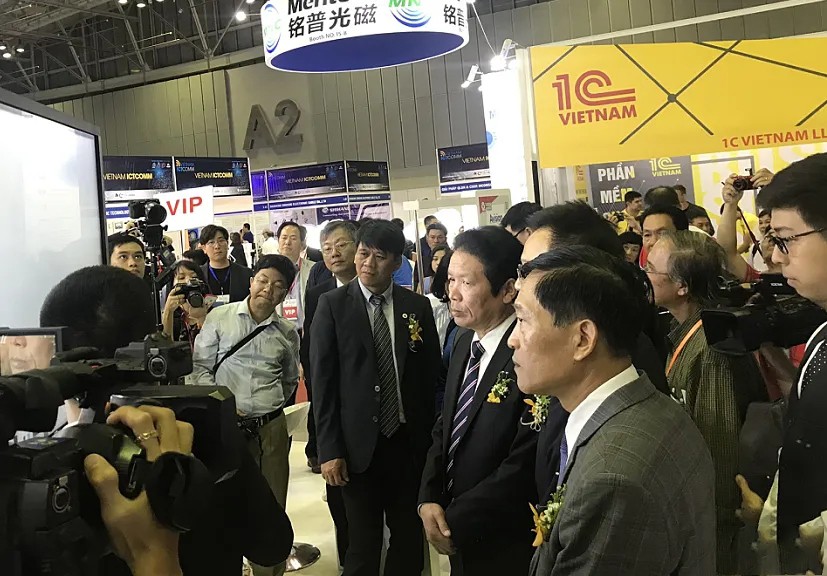 SUR-LINK faz uma forte aparição na ICT COMM Vietnam 2026, abrindo uma nova era de cabeamento inteligente!